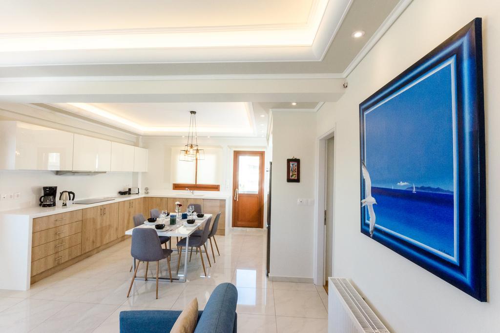 Leo - Unique Glyfada Apartment เอเธนส์ ภายนอก รูปภาพ
